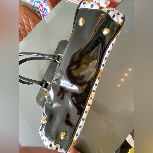 Betsey Johnson Golden Bow with Vegan “Patent Leather” Satchel ✨💫🎀 - Picture 6 of 13